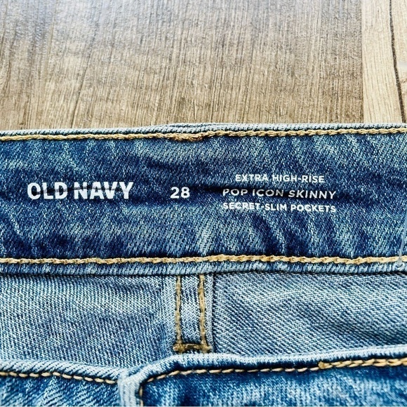 Old Navy Distressed Pop Icon Skinny Jeans Size 28 NWOT Extra High Rise - Picture 4 of 10